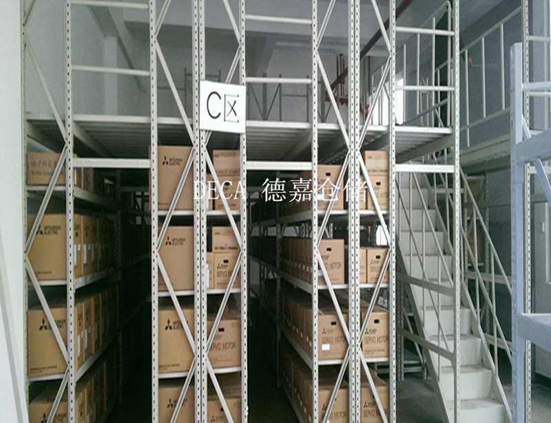 领克汽车4S货架