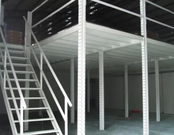 阁楼平台503828 (1).jpg